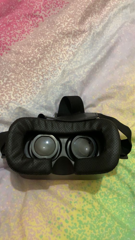 Vând ochelari VR!