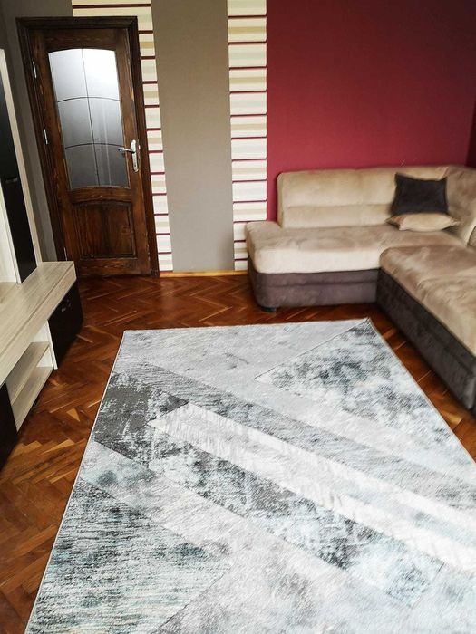 Тристаен обзаведен Владиславово