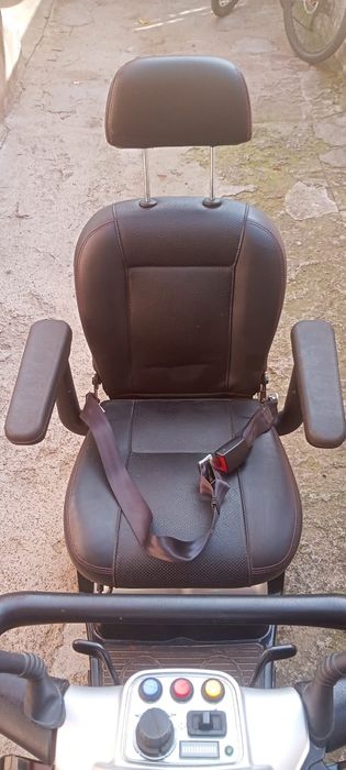 Скутер за трудно подвижни