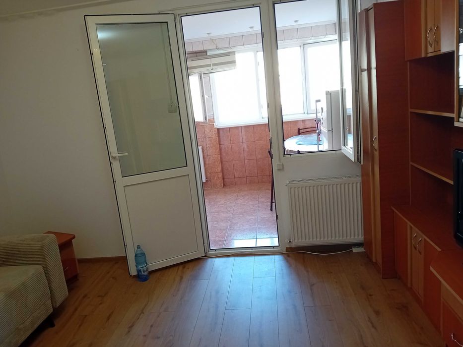 Închiriez garsonieră