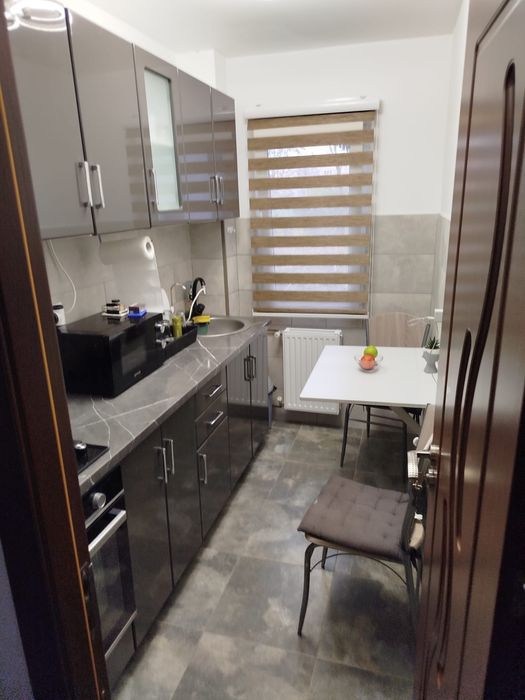 Inchiriez apartament 3 camere zona vest Ploiesti