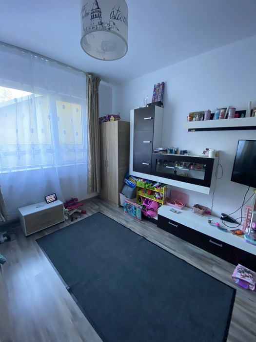 Vand apartament 2 camere