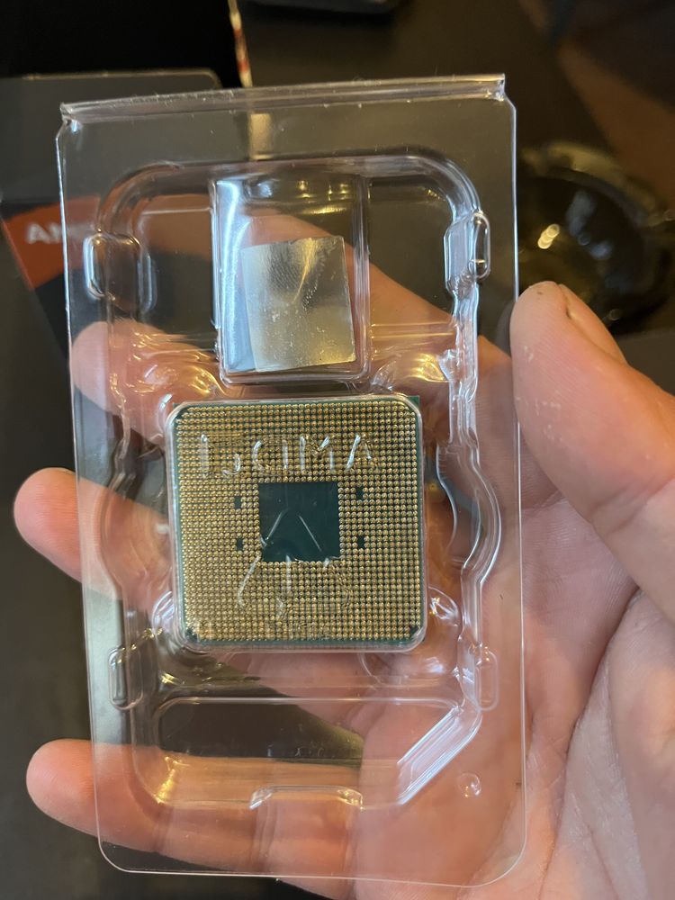 Продавам Процесор AMD Ryzen 5 1600 Six-Core Processor3.20 GHz