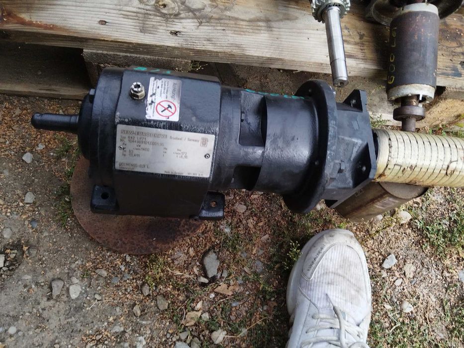 Multiplicator de turație cu raport de 1 la 8 reductor