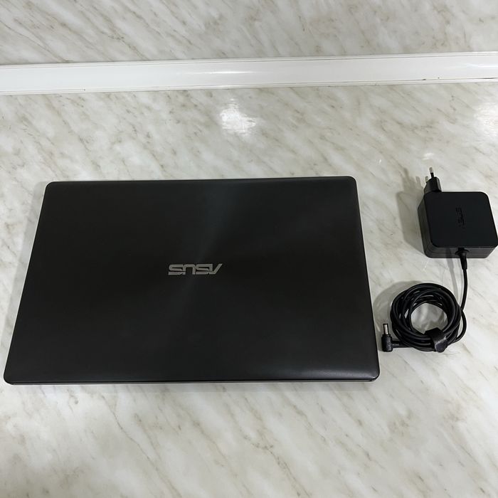 ASUS Брендовый ноутбук