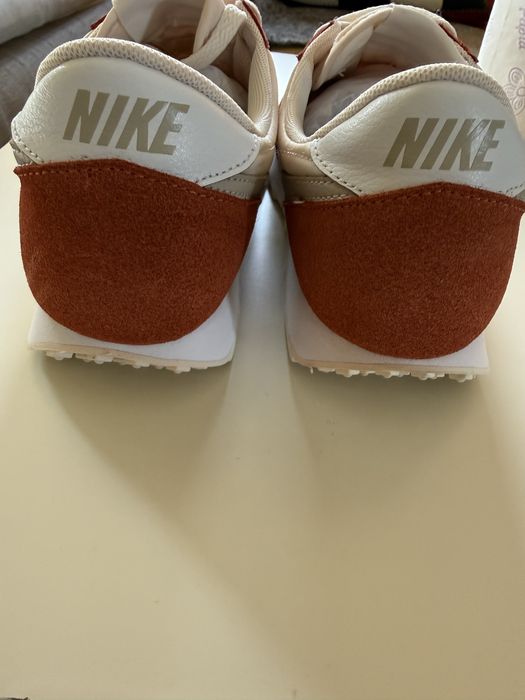 Дамски маратонки NIKE