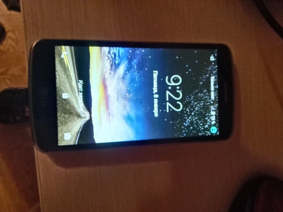 Смартфон LG андройд