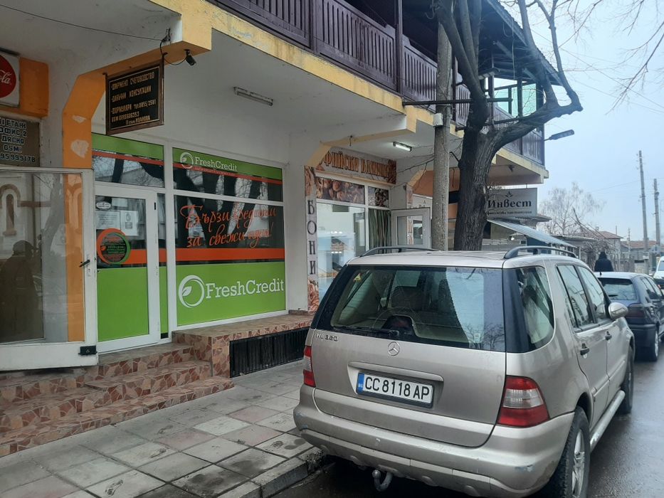 Под наем помещение за магазин,офис, фризьорски салон, топ център .