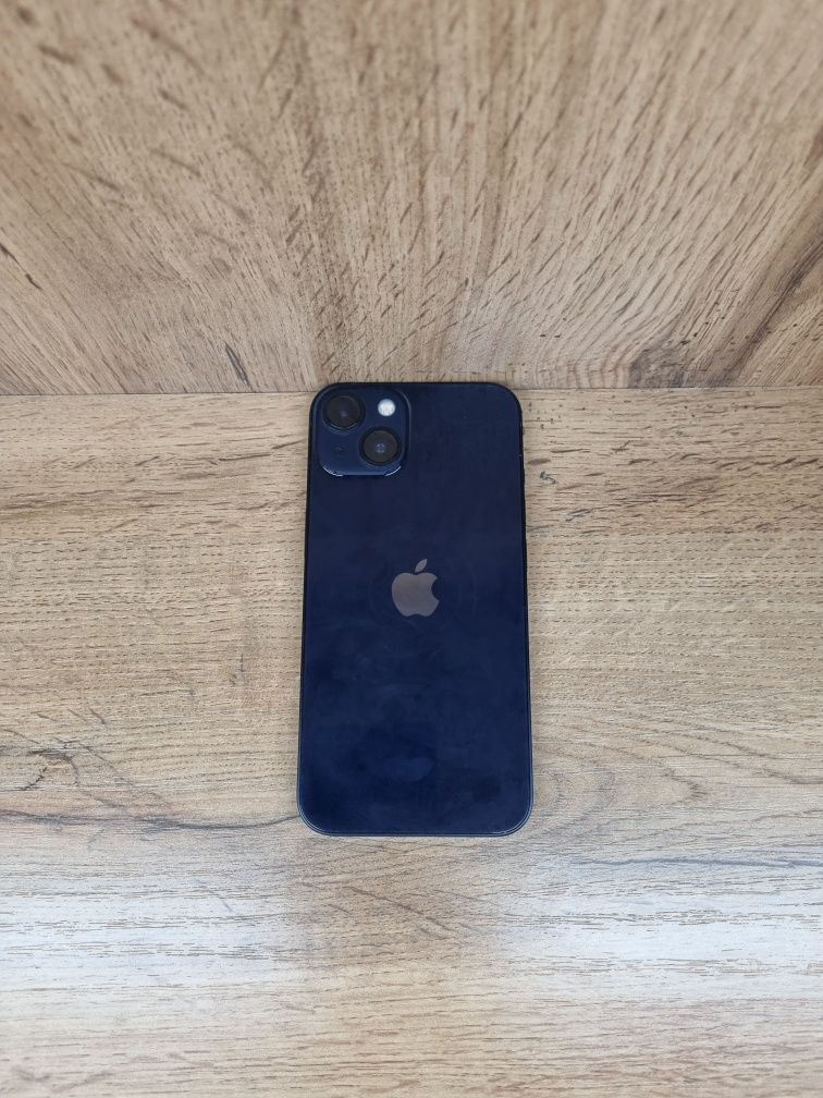 iPhone 13 в идеяльном состоянии