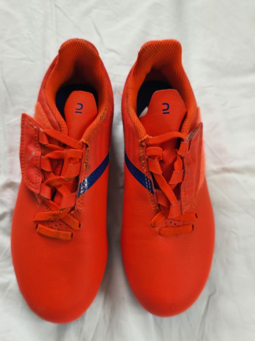 Детски футболни бутонки от кожа