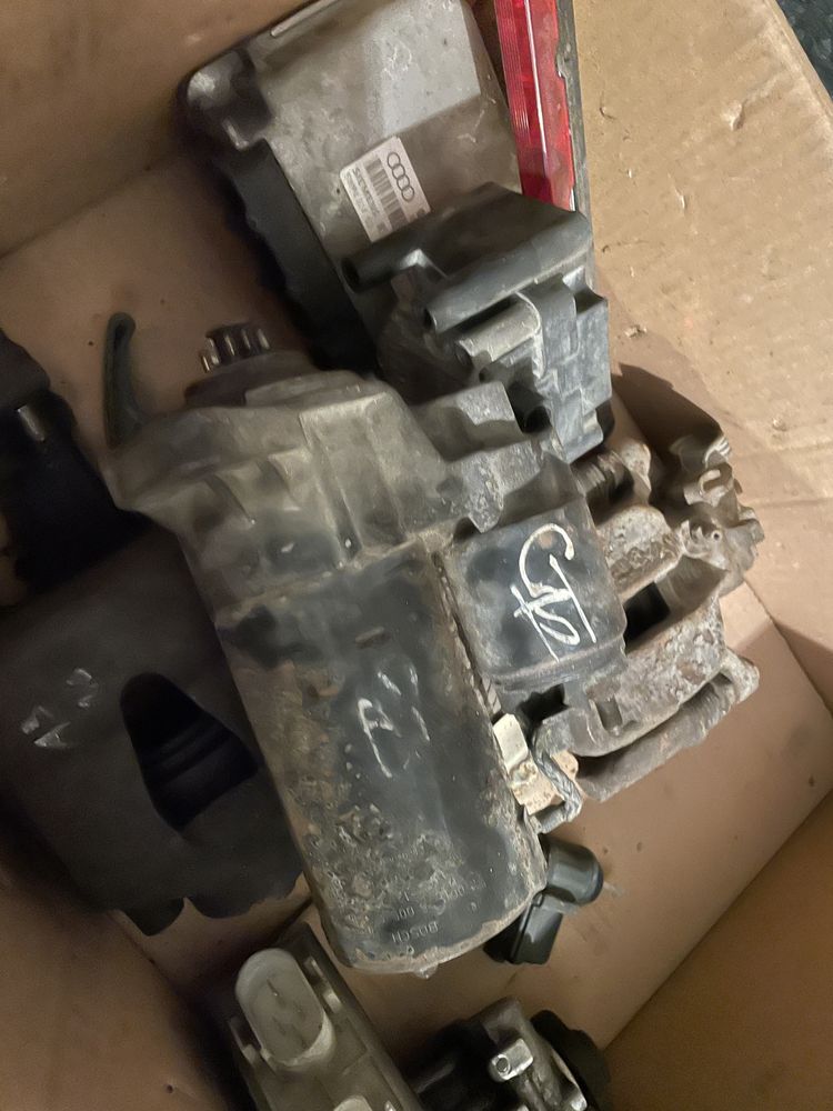 Продавам части за Ауди а3 8l