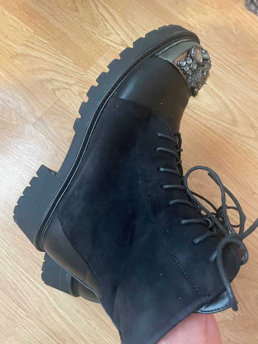 Топли, модерни кубинки.