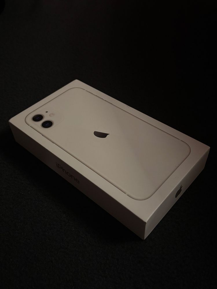 Бял iPhone 11 - 256