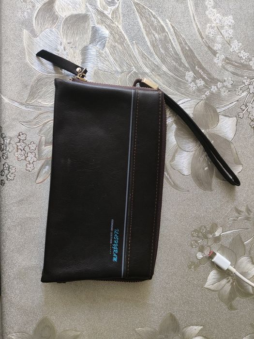 Продам портмонеклач б/у состояние хорошее