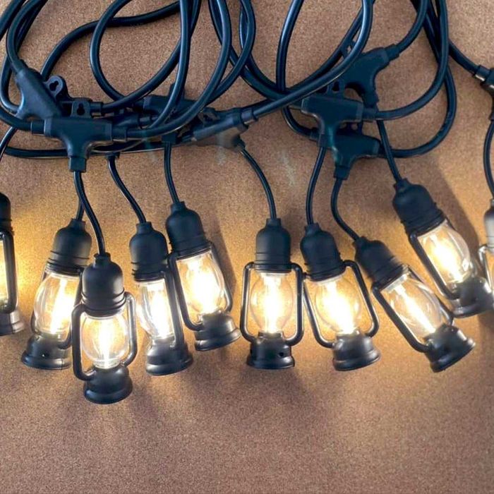 Ghiralnda luminoasa tip felinar. 10 bec, 10 m. 220v. Bec LED. Noua!