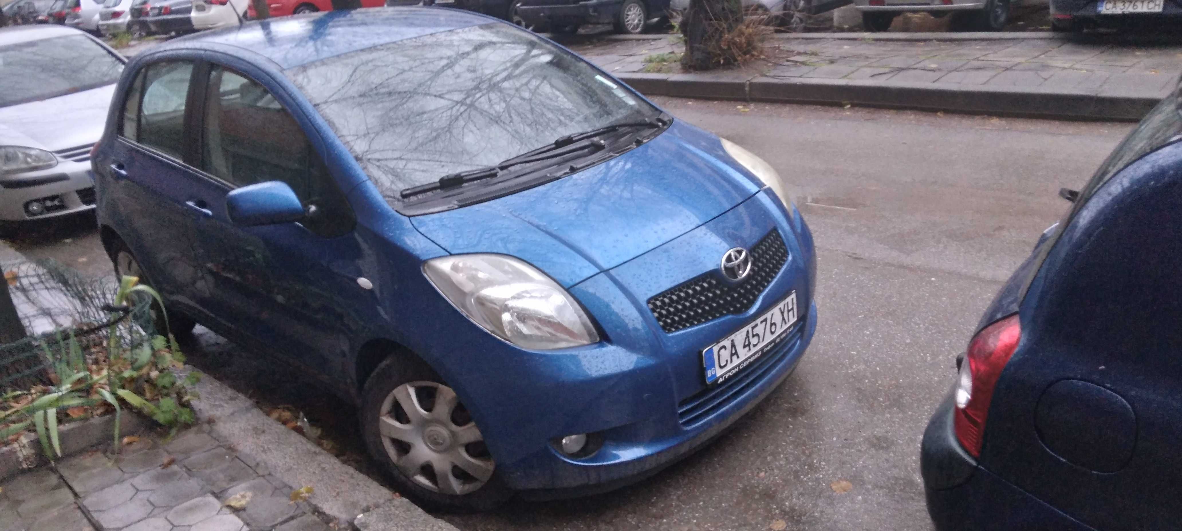 Продавам Toyota Yaris 1.3 i     автоматик