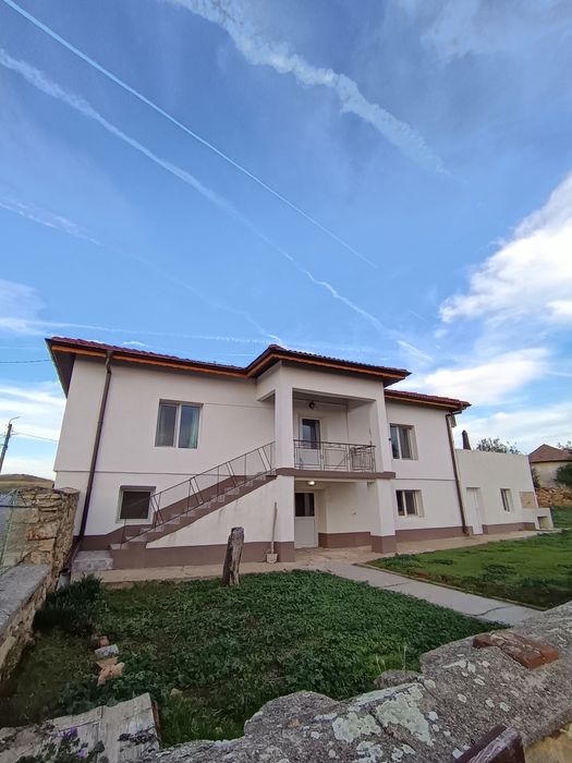 Къща под наем в село Младиново