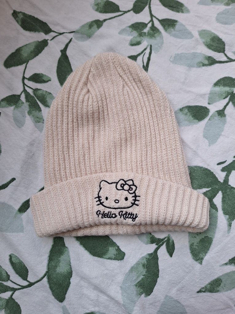 Шапка на Hello Kitty от Cropp