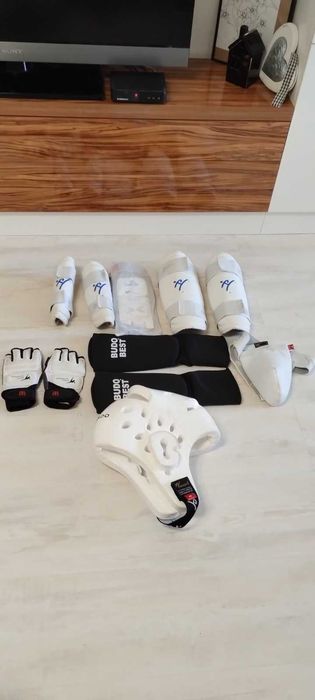 Комплект протектори за Таекуондо WT