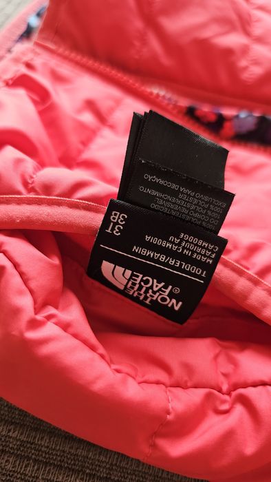Geaca the north face cu 2 fete pt toamna/primavara 3 ani