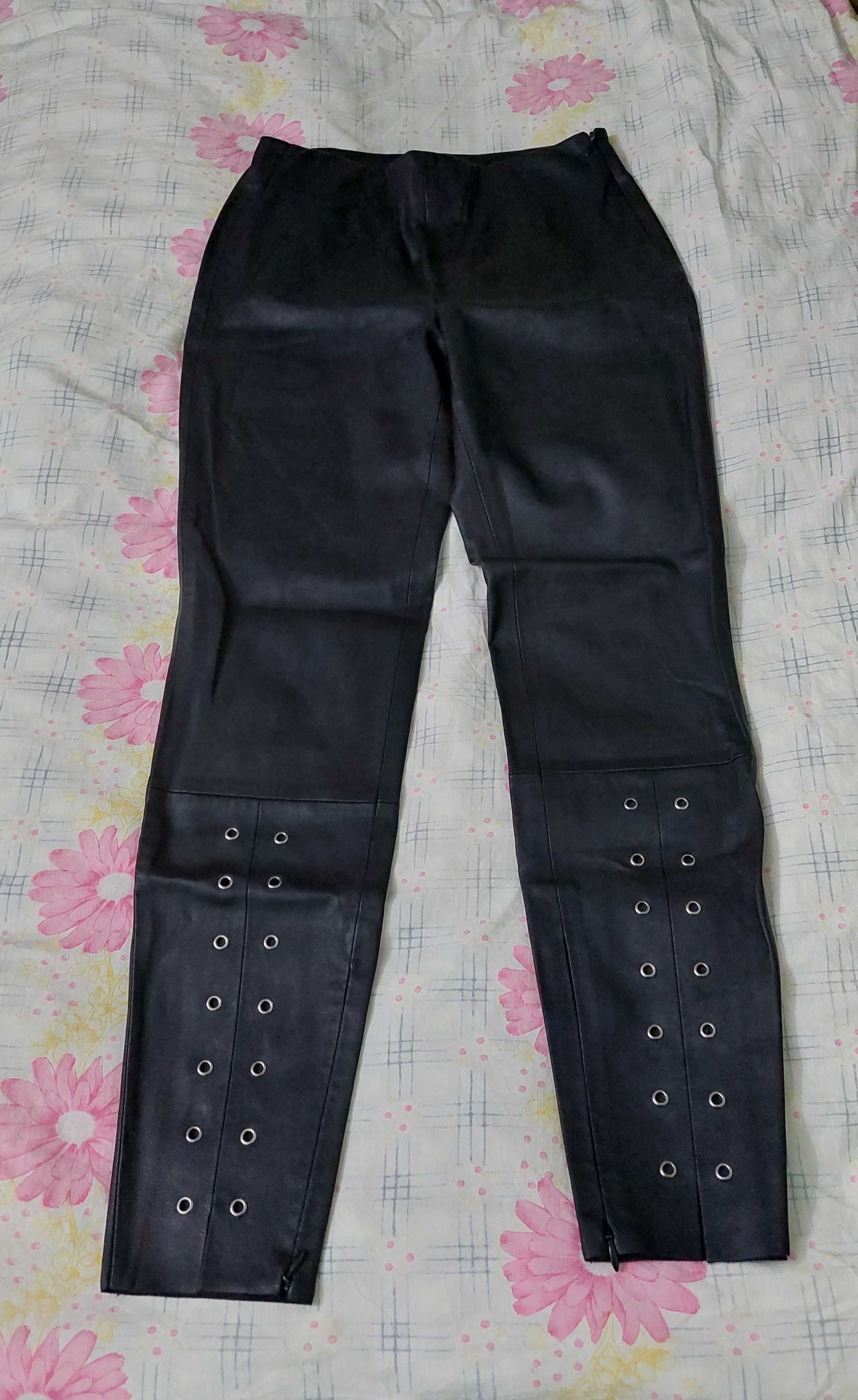 Pantaloni  Zara mărime XS