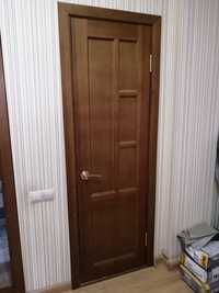 Продам деревянную дверь на 60 полный комплект
