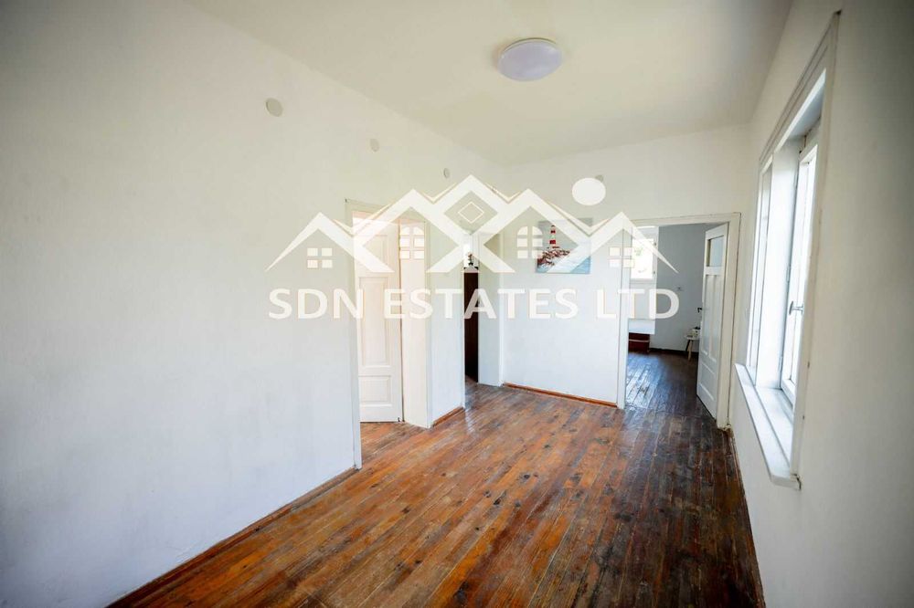 Продава прекрасна къща след освежителен ремонт в гр. Казанлък