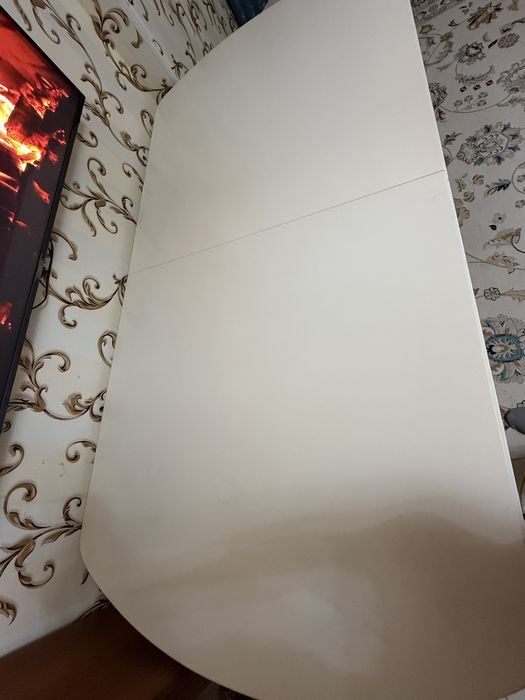 Продаю стол в хорошем состояний