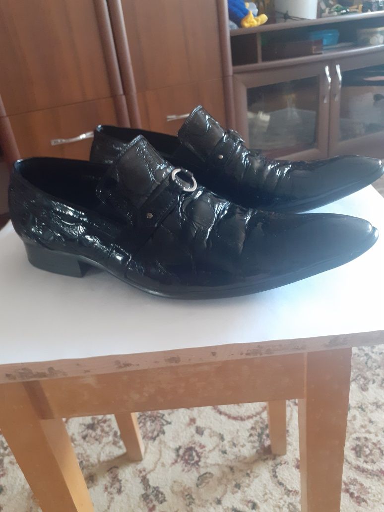 Продам мужские лакированные туфли, б/у, размер 40-41 в отличном сост.