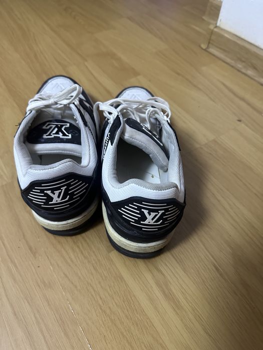 Adidasi Louis Vuitton