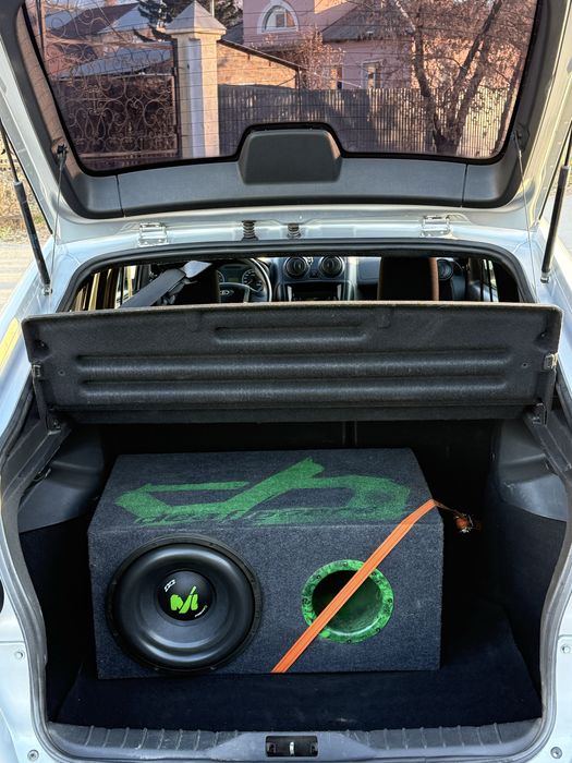 Сабуфер состояние идеальное