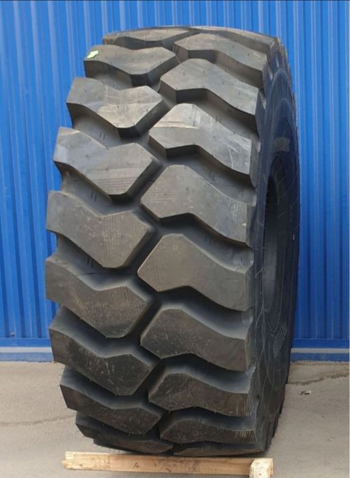 Резина 23.5-25,  17.5-25  на фронтальный погрузчик