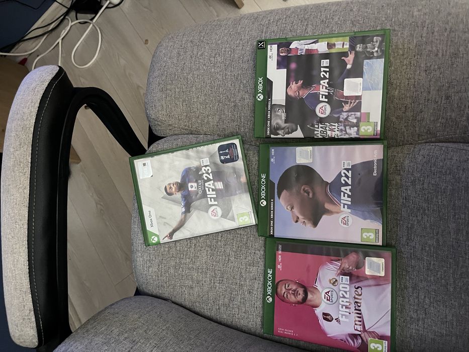 Продавам fifa23,22,21,20