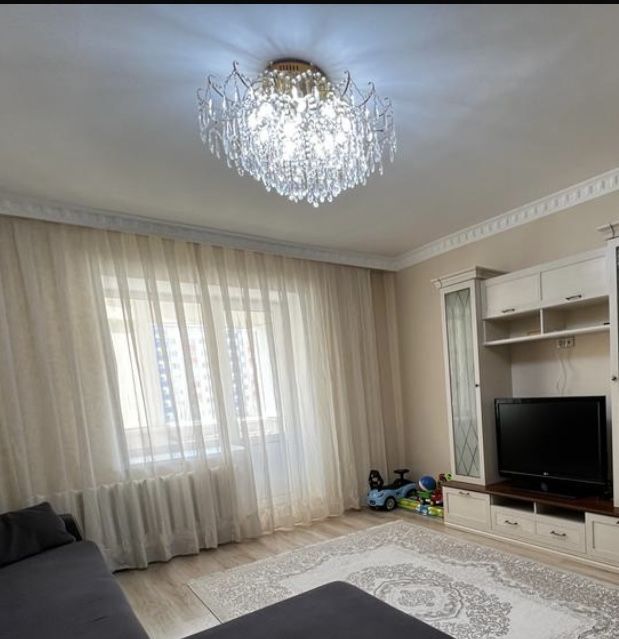 Люстра  большая