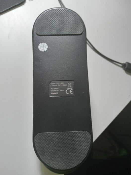 Încărcător controllere PlayStation 4 (cablu inclus)