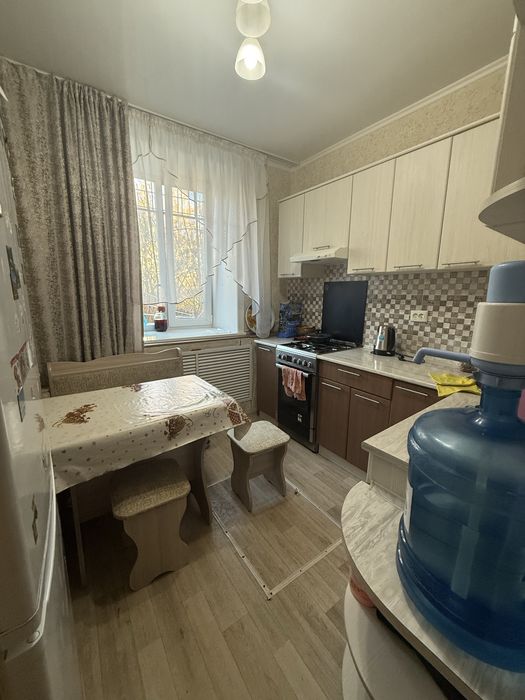 1-ком 35квм в р-не Атлантиды 1 этаж с ремонтом, с мебелью!