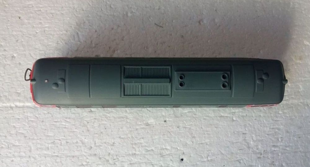 Locomotiva diesel piko BR218

Lumini in funcție de direcția de mers
Tr