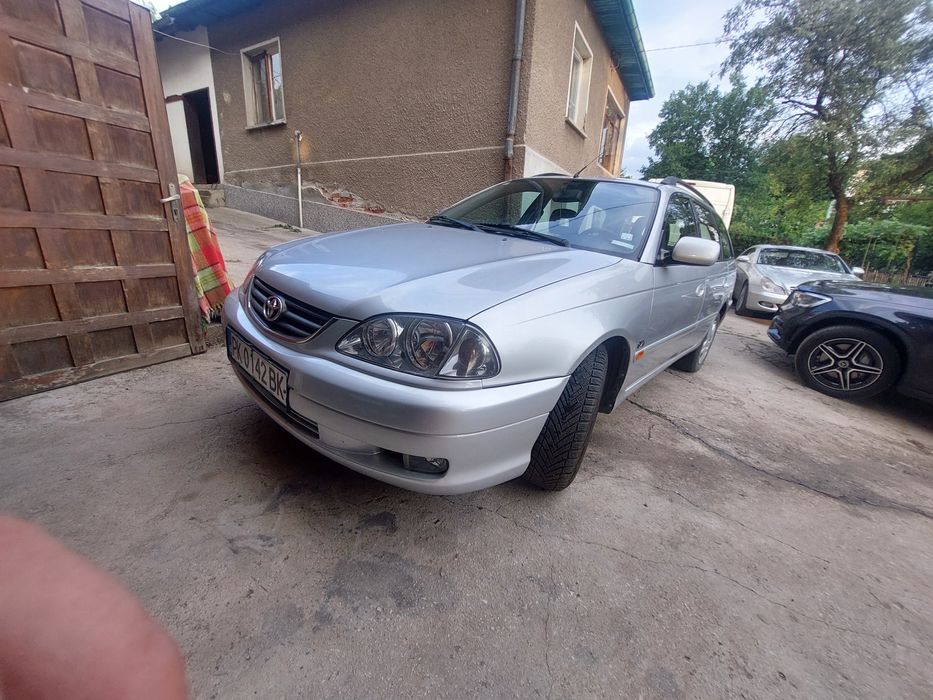 Тойота Авенсис D4D 2000 куб.