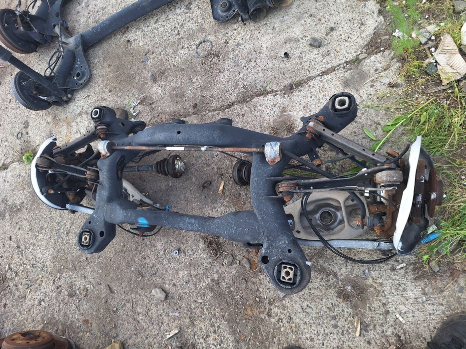 punte spate bmw x1 2.0 motorina 2009