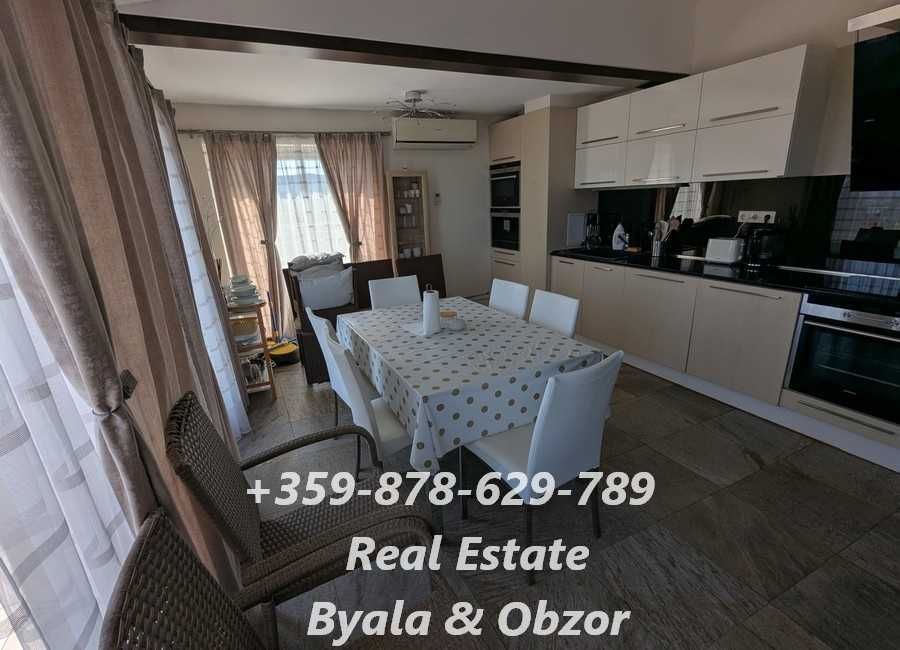 Продава се Тристаен апартамент в Обзор - 168 кв.м за 750 €/кв.м - Снимка #2