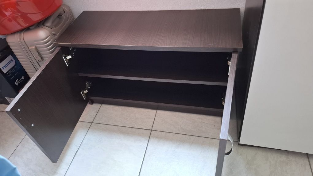 Vand mobilier hol