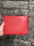 Чанта / клъч Guess