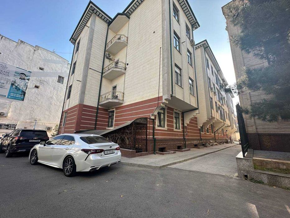 Продаю свою 3 комнатную квартиру в центре, Бульвар 117 кв.м.