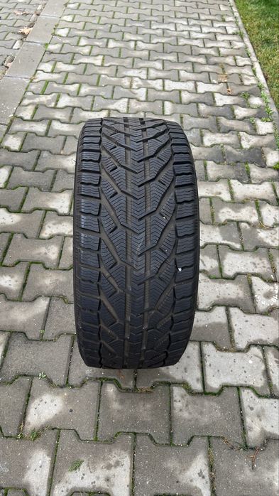 Anvelope Iarna Noi! 245/40/18