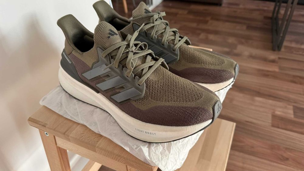 Adidas Ultraboost 5 marimea 45 1/3 Olive Strata stare excelenta