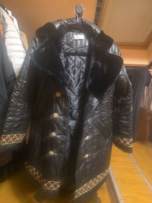 Vând jacheta cu blanita