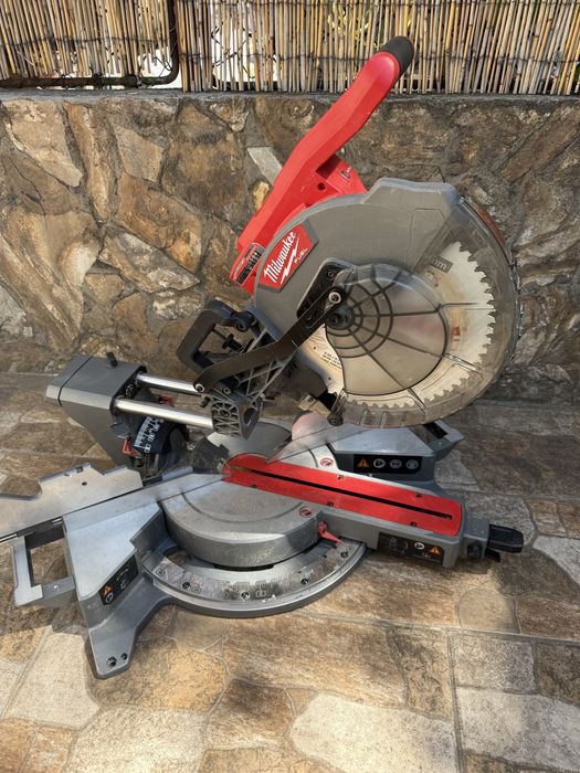 Fierastrau circular Milwaukee M18