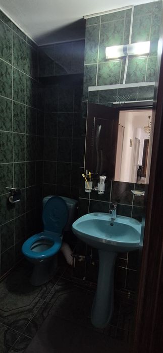 De închiriat apartament cu 3 camere