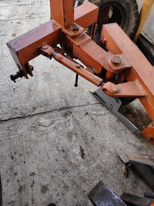 Vând plug cu 2 brazde stare excelentă