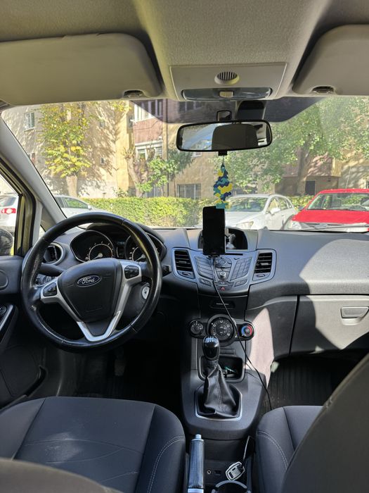 Ford fiesta.